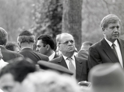 Personnalités politiques venues à Carpentras en 1990 suite à la profanation du cimetière juif de la ville