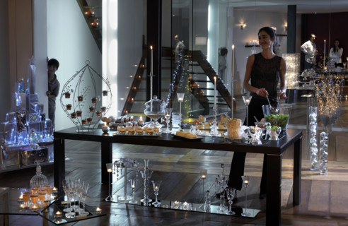 Repas de Noël en strass : installation de la table décorée