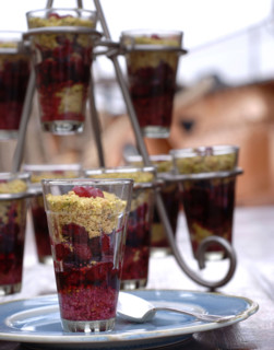 Menu Yachting : crumble pistaches-cerises