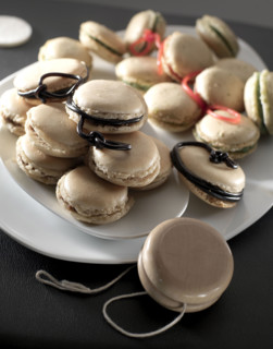 Faites vos jeux : macarons pistache et café