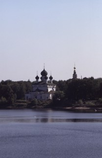 Monastère sur la Volga, près d'Ouglitch