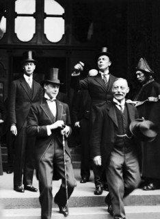 Prince de Galles (plus tard le roi Edward VIII) avec son frère le prince Albert (le roi George VI).