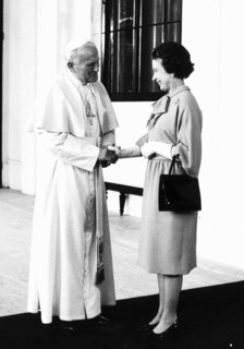 Le pape Jean-Paul II en visite officielle en Grande-Bretagne