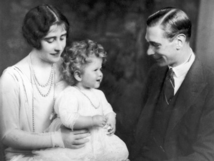 La princesse Elisabeth avec ses parents