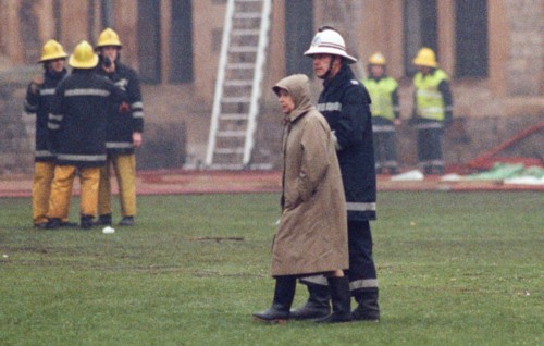 La reine Elisabeth II après l'incendie du château de Windsor en 1992