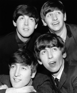 Les Beatles lors de leur première tournée en Angleterre