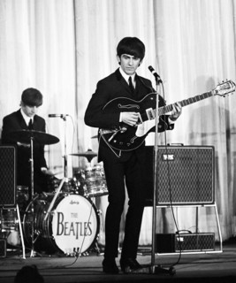 Les Beatles sur la scène de l'Olympia à Paris