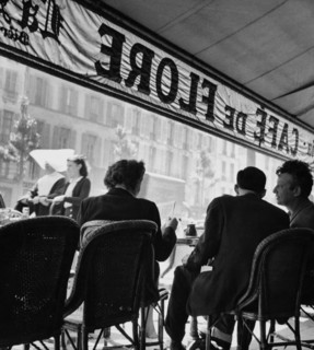 Un café parisien