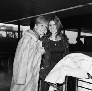 Debbie Reynolds and Carrie Fisher at Heathrow