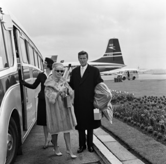 Roger Moore et Dorothy Squires