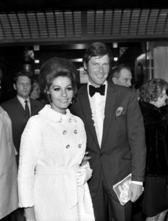 Roger Moore et sa femme Luisa Mattioli