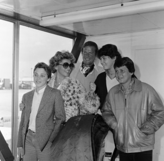 Roger Moore, sa femme Luisa, et ses enfants