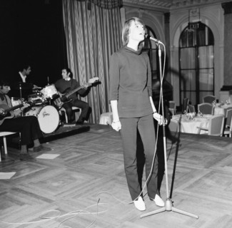 Francoise Hardy (1967)