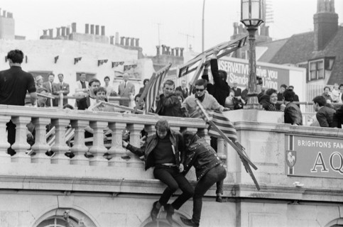 Mods vs Rockers