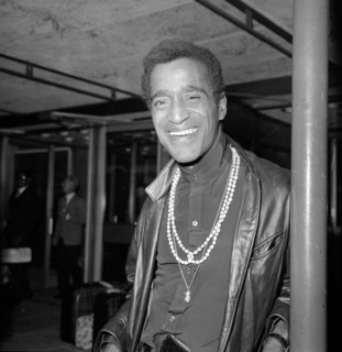 Sammy Davis Jnr back in London to film Salt and Pepper
16th July 1967.
X8688