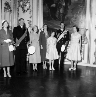 La Reine Elisabeth II et le Prince Philip au Danemark. 1957