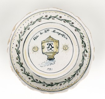 assiette avec le globe des frères Montgolfiers