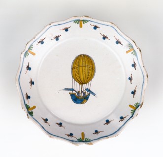 Assiette avec décor de ballon