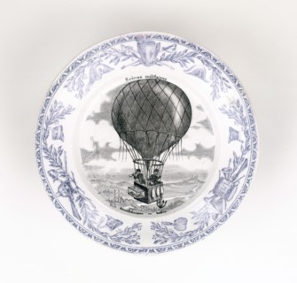 Assiette avec une scène de reconnaissance militaire en ballon