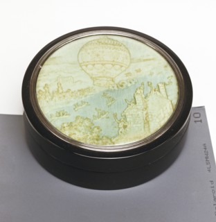 Box commemorating the first human flight by balloon