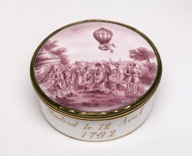 Boîte décorée