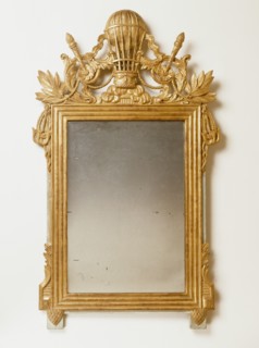 Mirror with hot-air balloon design