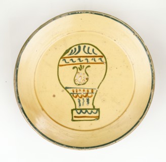 Plate with hot-air balloon design