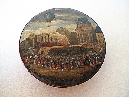 Boîte évoquant le 1er vol habité en montgolfière à Versailles le 19 septembre 1783