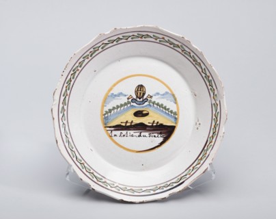 Assiette avec décor dit "au jardin des Tuileries"