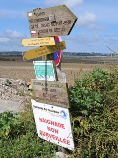 Along the hiking trail 34 in Brittany