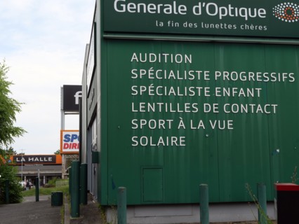 France - Suburb - Shopping area