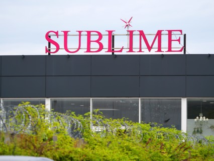 France - Suburb - Shopping area