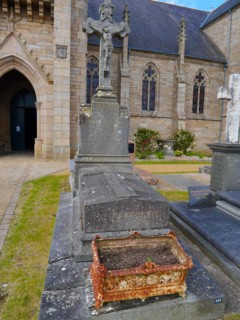 Cimetière de l'église de Louannec