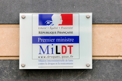 FRANCE SOCIETE ADDICTION