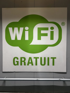 FRANCE - COMMUNICATION