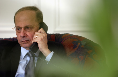 Le général libanais Michel Aoun à Paris, avril 2004