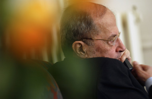 Le général libanais Michel Aoun à Paris, avril 2004