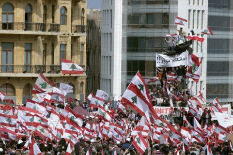 Lebanon celebrates collapse of Karami goverment