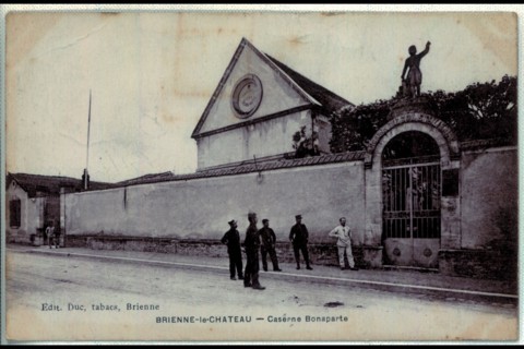 Brienne le château. Caserne Bonaparte.