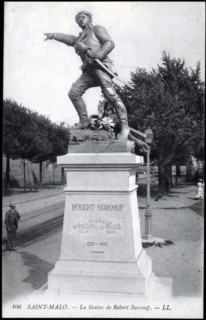 Statue of General Robert Surcouf in Sain-Malo.