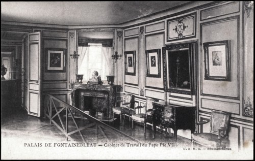 Palais de Fontainebleau : cabinet de travail du pape Pie VII.