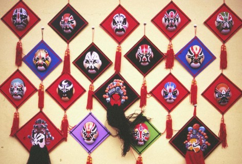 Masques réalisés à la main