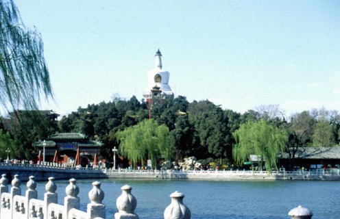 Parc du Beihai, Dagoba (stûpa) blanc