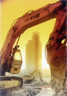Bulldozer and Mansion, Kunshan