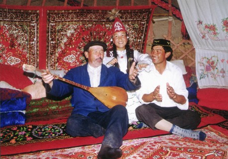 Folk musicians