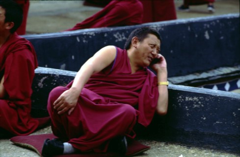 Un moine au monastère de Jokhong