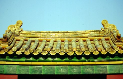 La Cité Interdite (le Palais impérial des dynasties Ming et Qing), motifs représentant des dragons sur le toit