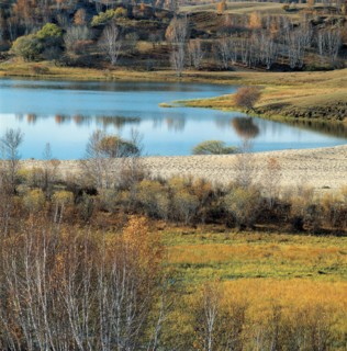 Lac et prairie, Chine