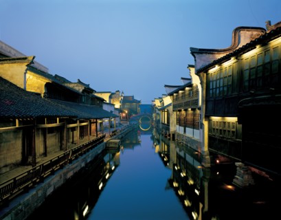 Festival des lanternes dans un village sur la rivière Changjiang, Chine
