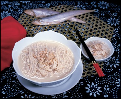 Chinese traditional food (noodles)